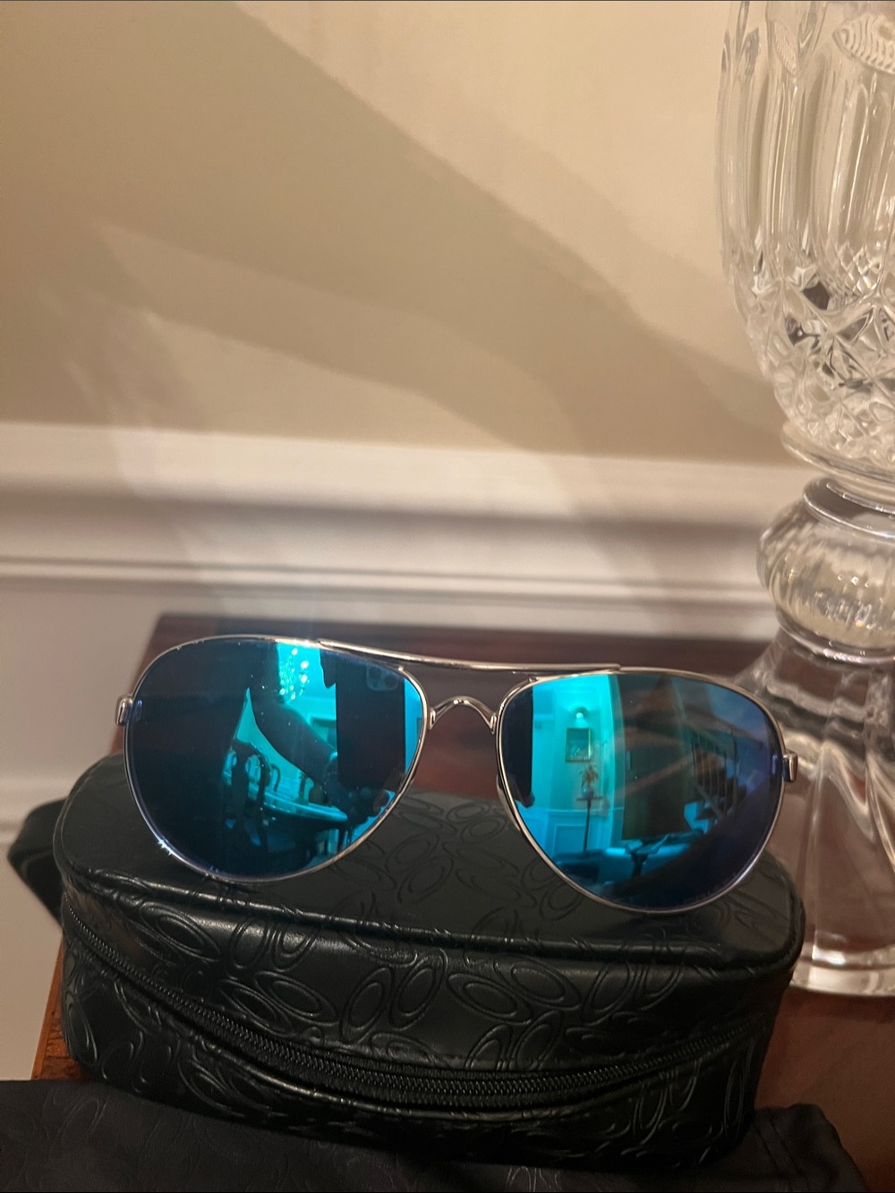 Oakley Feedback Polarized Women’s Aviator Blue Mirrored Sunglasses w/case